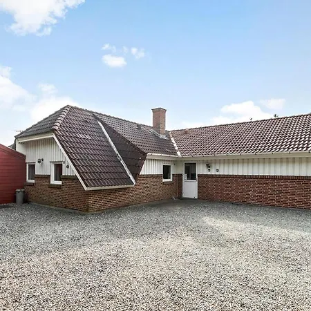 Vester Storetoft Xii